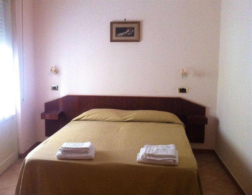 Hotel Eliseo Фиуджи Екстериор снимка